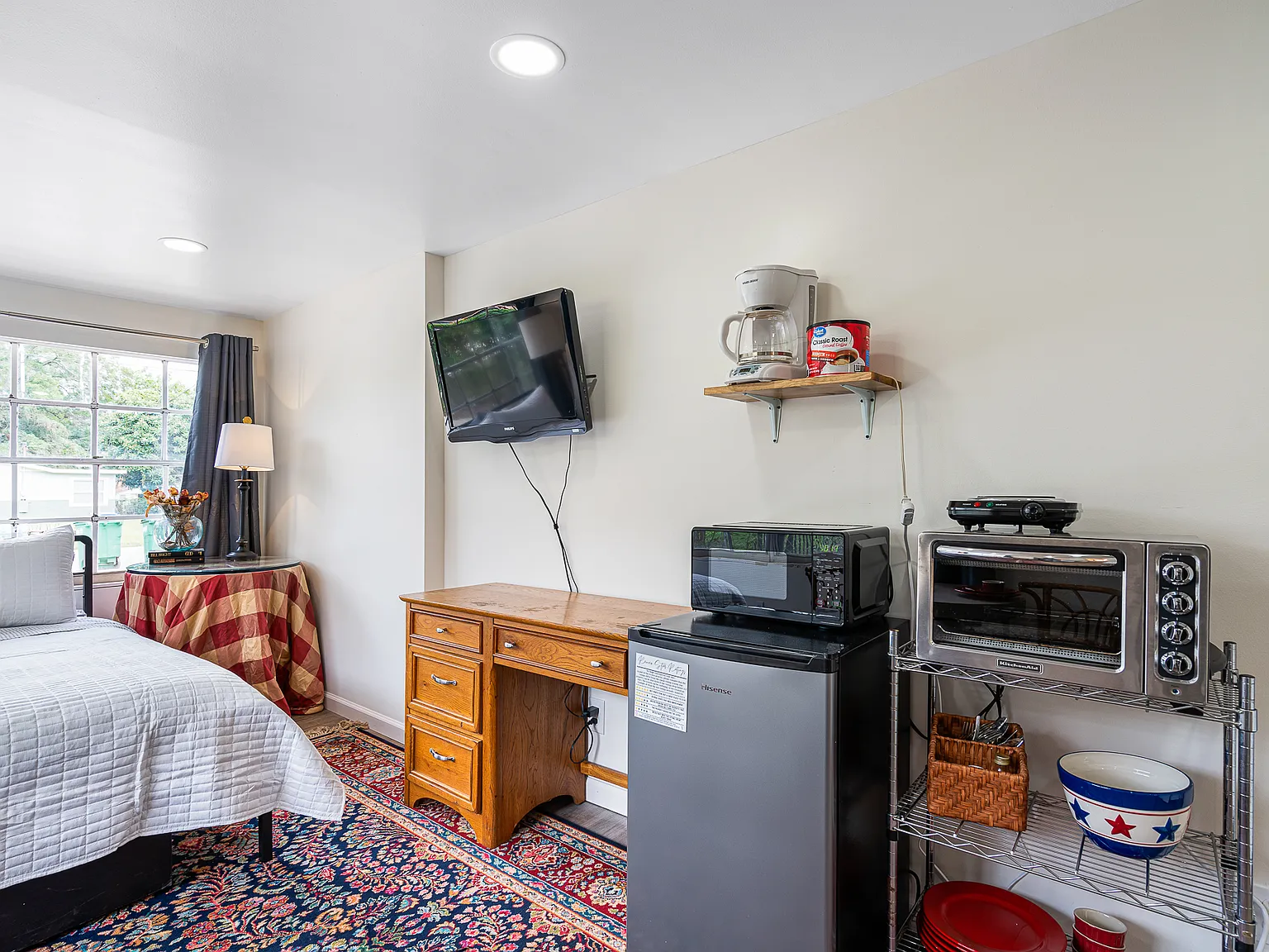 4207 E Grove St — Photo 3