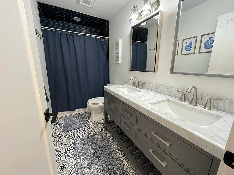 303 Forman Ave — Photo 34
