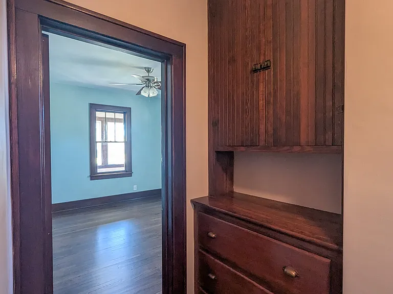 512 Lake St — Photo 5