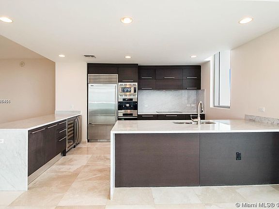 4th image of 900 Biscayne Blvd APT 6009