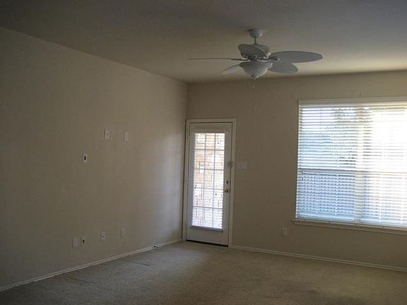 4th image of 16100 Great Oaks Dr #1302