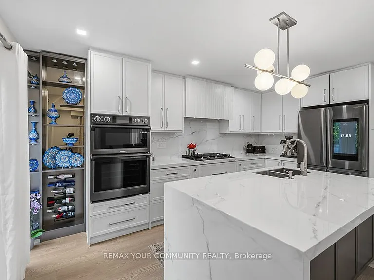 5 Amaryllis Ave — Photo 8