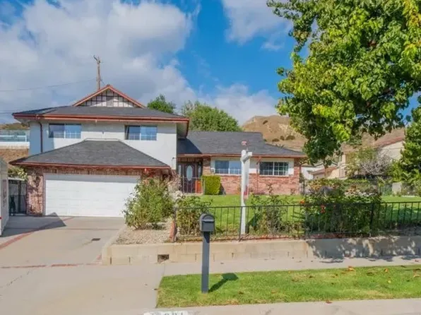 10601 Kurt St, Sylmar, CA 91342
