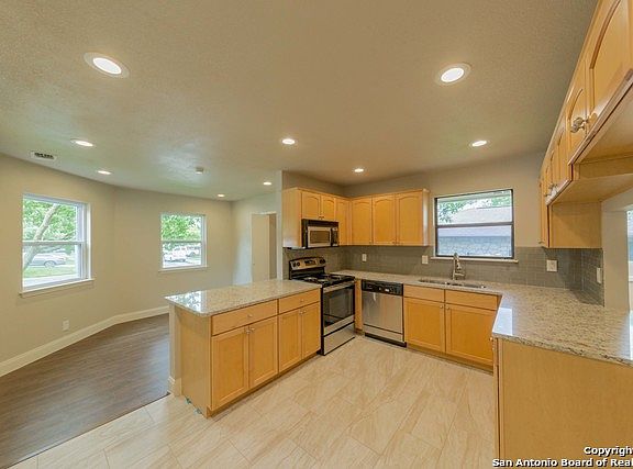 5th image of 7615 Utsa Dr
