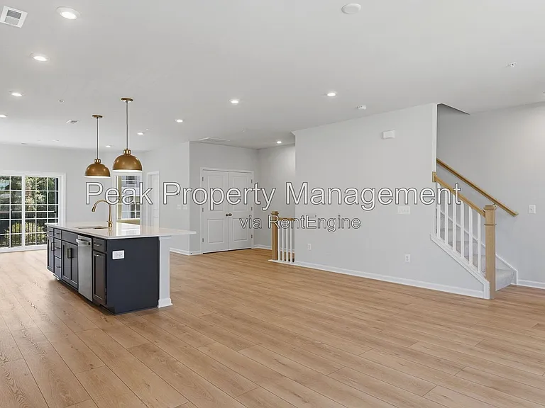 227 Brattice Dr — Photo 6