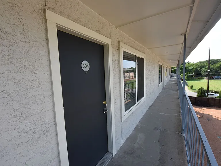 5404 Reiger Ave — Photo 3