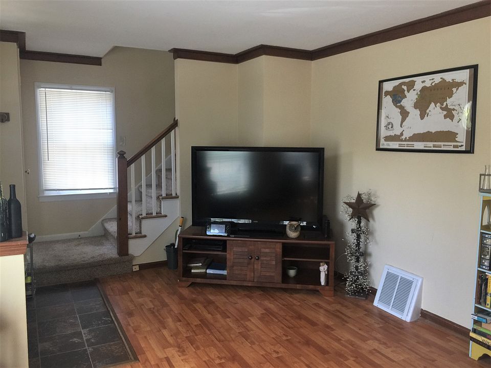 2nd image of 255 Birchwood Ave