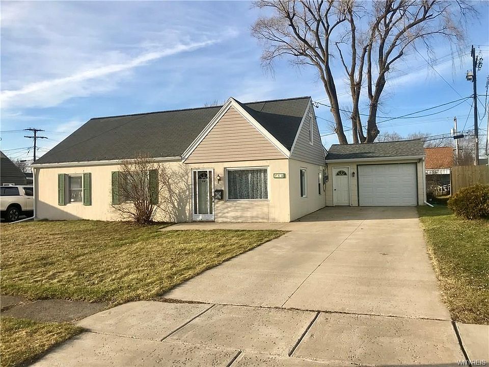 1st image of 64 Chardon Dr