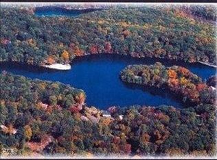 8 Alan Rd, Danbury, CT 06810