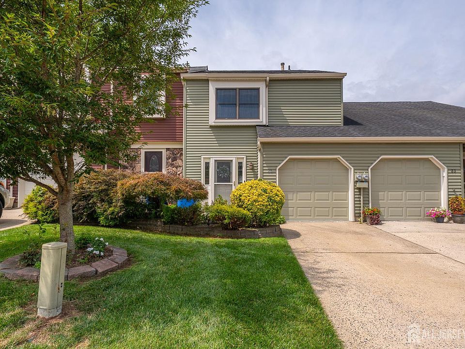 1st image of 21 Knoll Ct