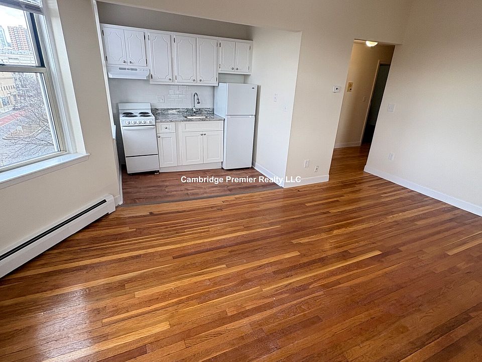 2nd image of 64 Brighton Ave APT 204