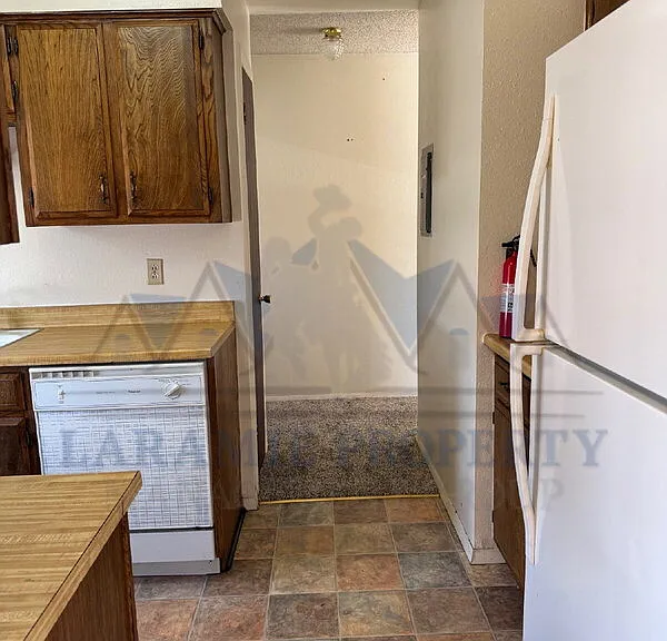 714 Downey St #21 — Photo 5