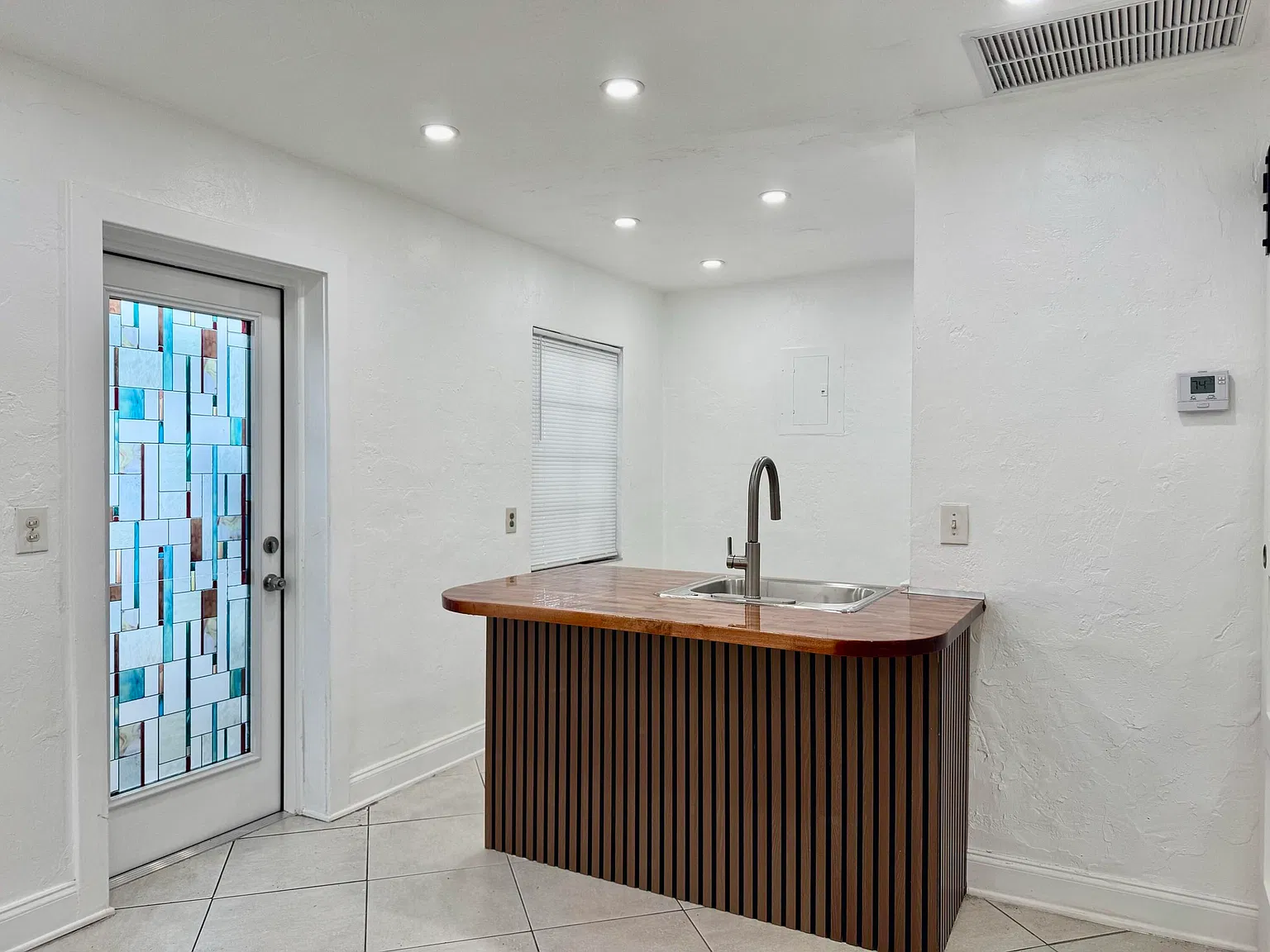 1 bed, 1.0 bath, 650 sqft, $1,700 — Photo 2