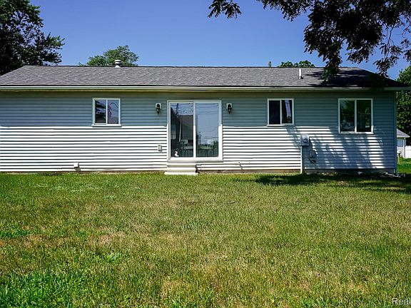 5th image of 59050 1st St