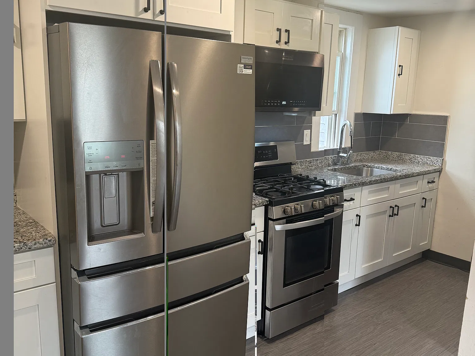 3 bed, 9999 sqft, $3,100 — Photo 3