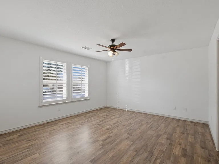1118 Cedar Creek Rd — Photo 12