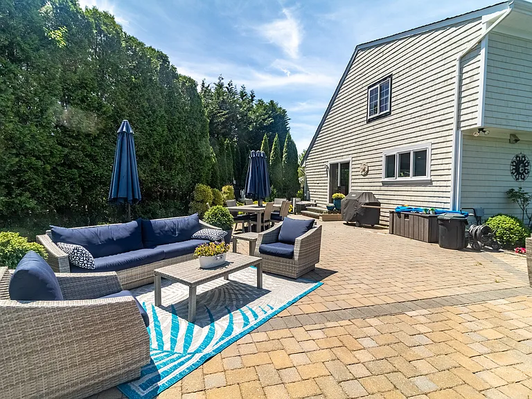 10 Juniper Ln — Photo 13
