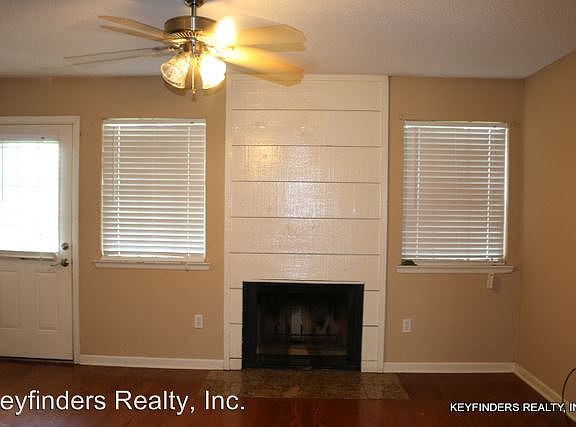 3rd image of 810C Meadow Glen Ave