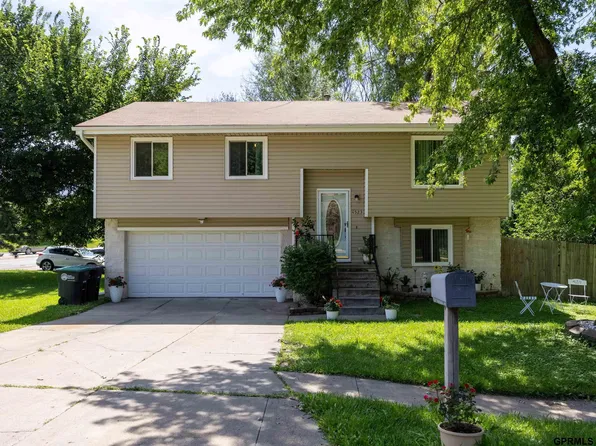 4523 Aurora Dr, Omaha, NE 68134