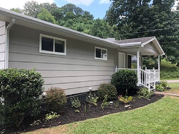 2nd image of 829 Memorial Park Dr