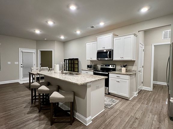 4th image of 4612 Grove Manor Dr