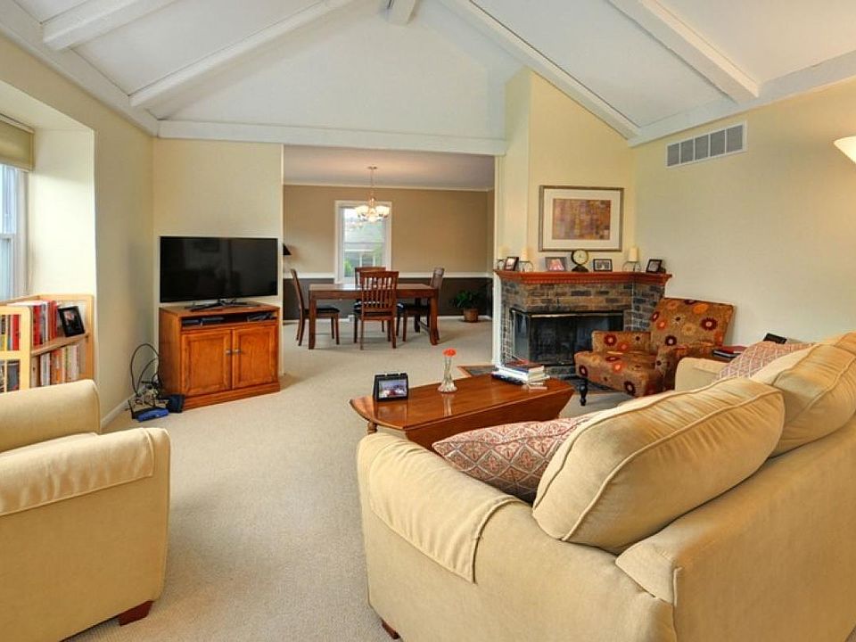 1st image of 12524 N Woodland Dr