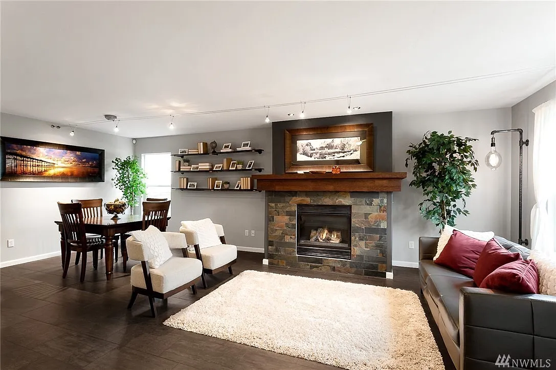 3 bed, 1868 sqft, $3,695 — Photo 2