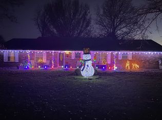 802 NE 8th St, Wagoner, OK 74467