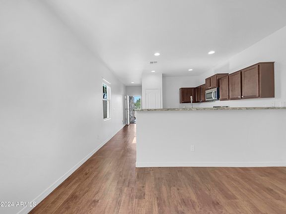 4th image of 38267 W LA PAZ Street