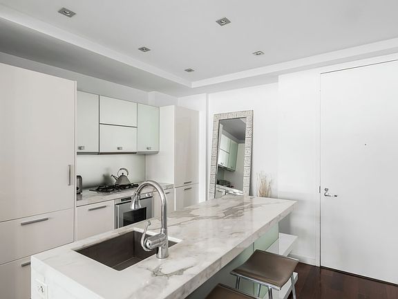 4th image of 444 W 19th St APT 403