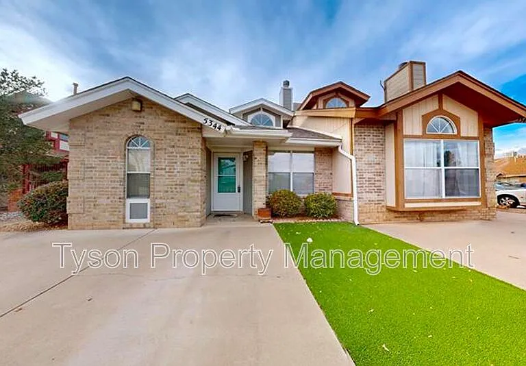 5344 Chuckwagon Trl NW — Photo 1