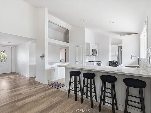 5th image of 2554 W Chanticleer Rd