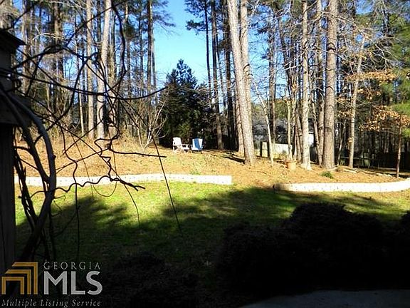 5th image of 275 Aspen Way