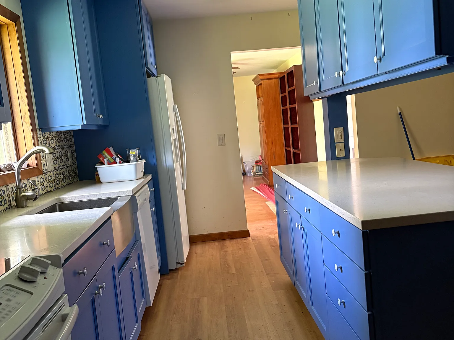 2 bed, 1100 sqft, $2,200 — Photo 2