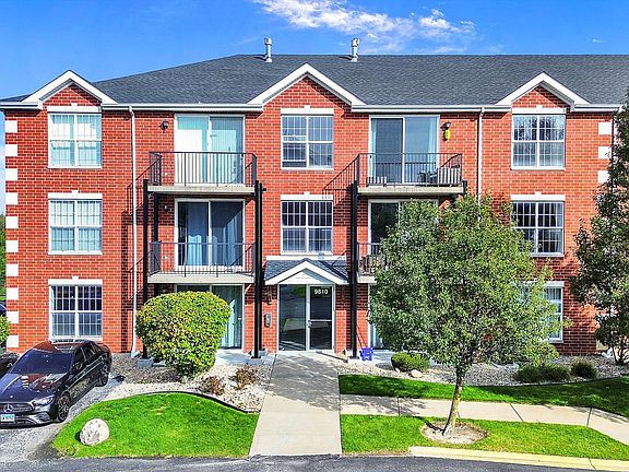 3rd image of 9810 Liberty Cir Unit 1W
