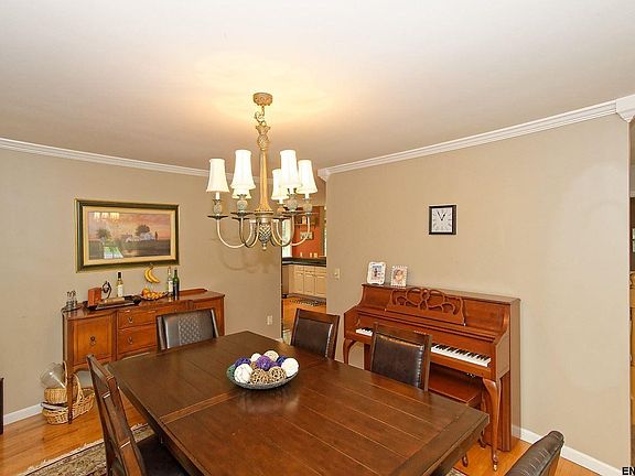 5th image of 6 Creekview Ct