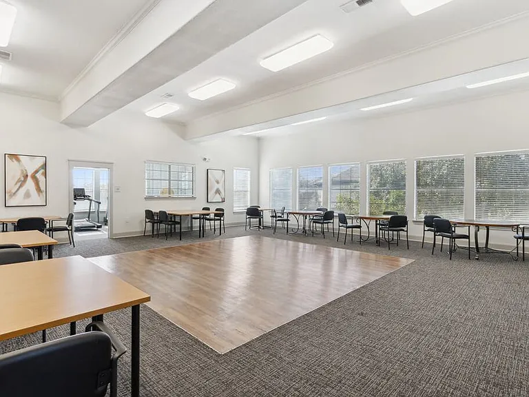 The Sorento Apartments — Photo 16