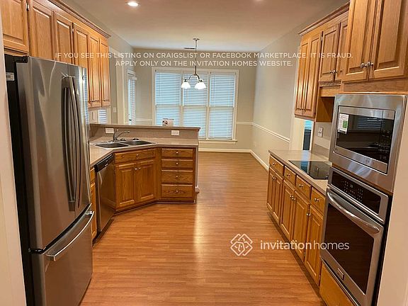 3rd image of 11112 Ridge Oak Dr