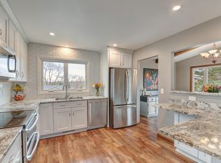 9501 Briar Cir, Bloomington, MN 55437