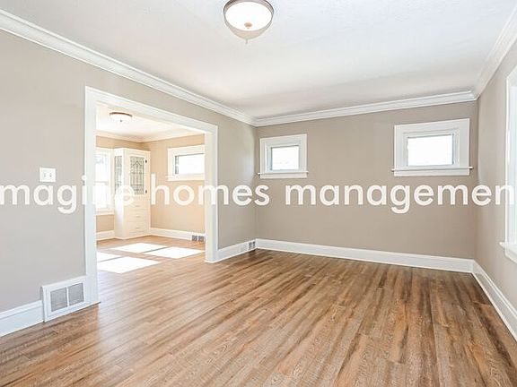 4th image of 2093 Elbur Ave