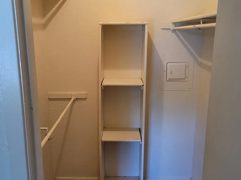 1901 Holleman Dr W #212 — Photo 5