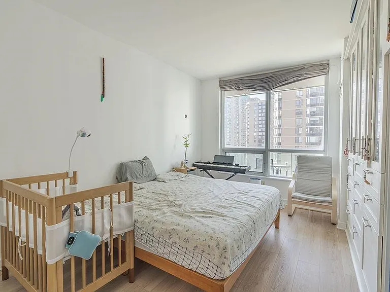20 Newport Pkwy #1105 — Photo 2