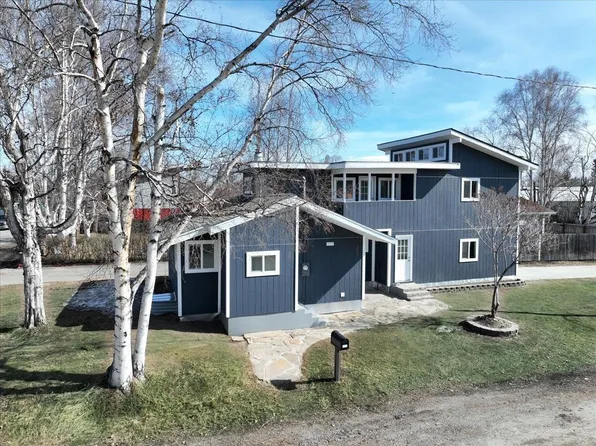 303 Badger St, Fairbanks, AK 99701