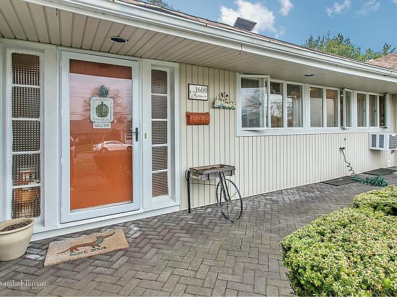 4th image of 1600 Cynthia Ct