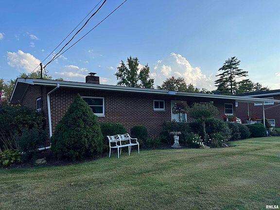 3rd image of 738 N Lake Dr