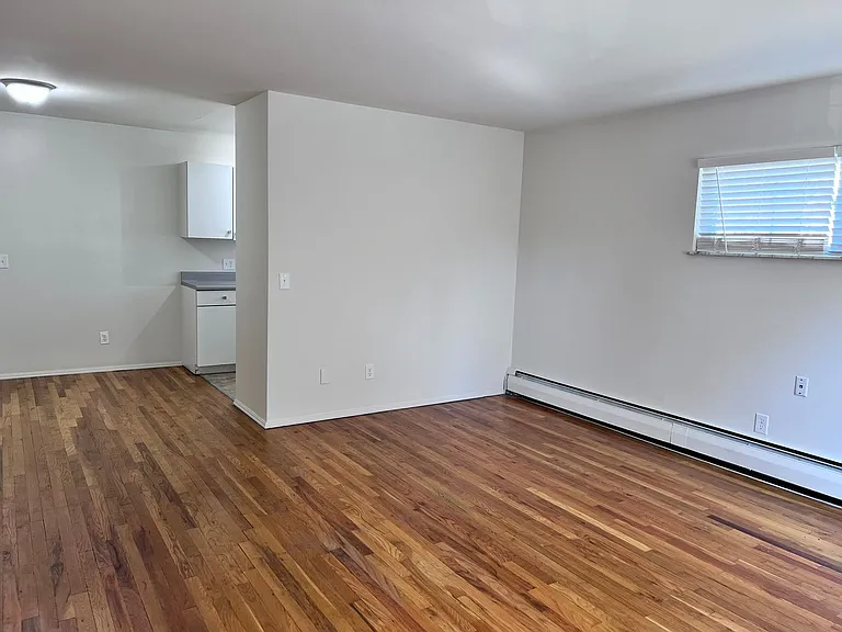 1241 Corbett St #4 — Photo 5