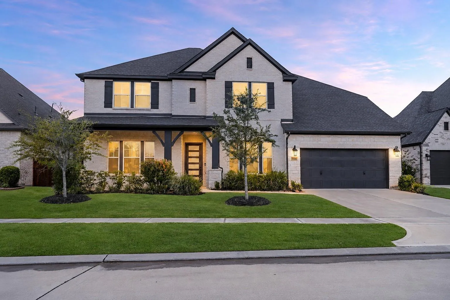 5 bed, 4.5 bath, 3925 sqft, $5,550 — Photo 1