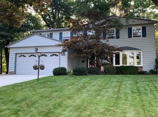 7507 Wake Robin Dr, Parma, OH 44130