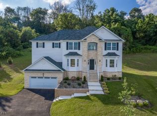 22 Jacob Way, Phillipsburg, NJ 08865