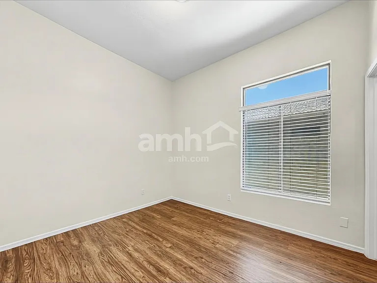 9435 W Pierson St — Photo 16